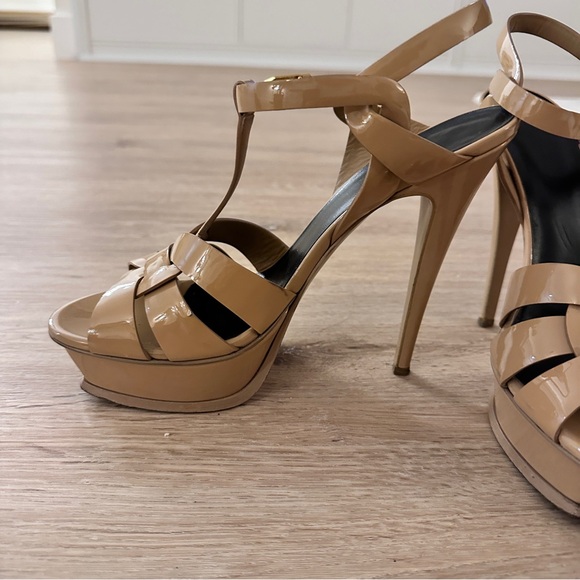 YSL - TRIBUTE PLATFORM SANDALS IN PATENT LEATHER - Picture 5 of 17